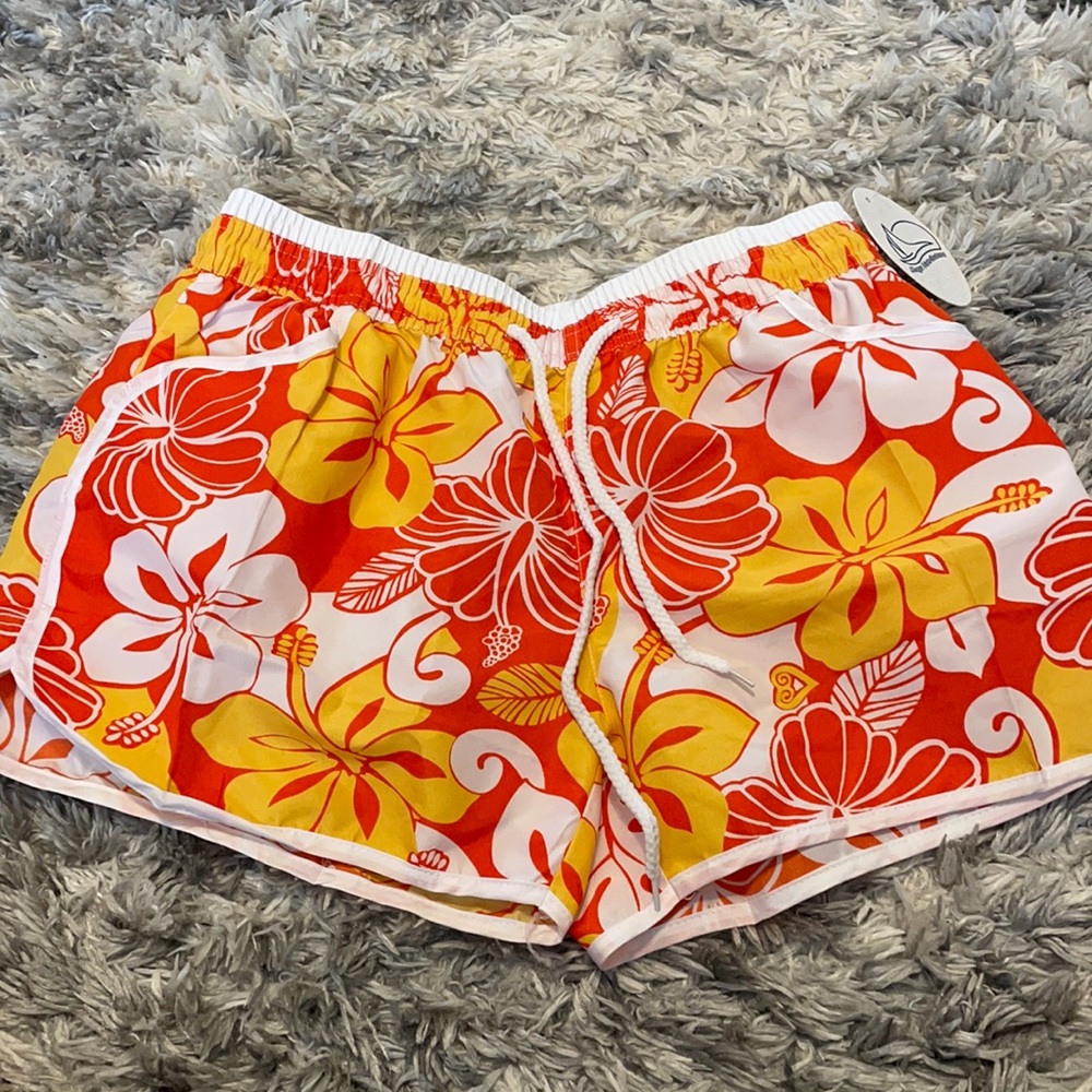 Coconut girl shorts